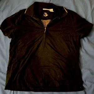 Black golf collared shirt with gold detailing Owmen’s Large Coral Bay Golf